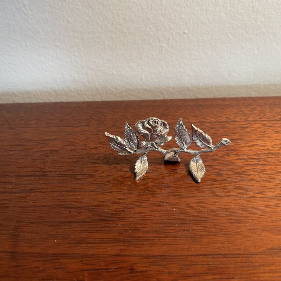 Silver Floral Place Card Holders