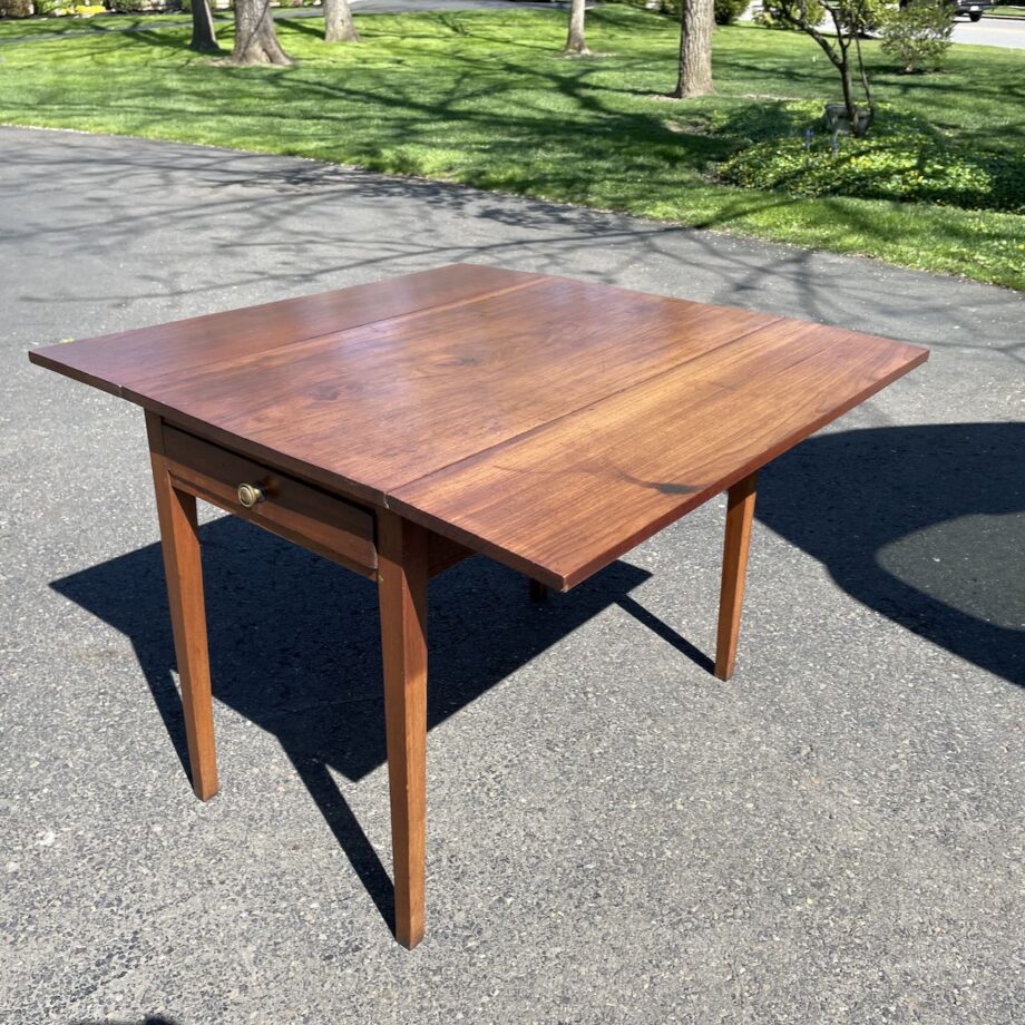 Hepplewhite Pembroke Table