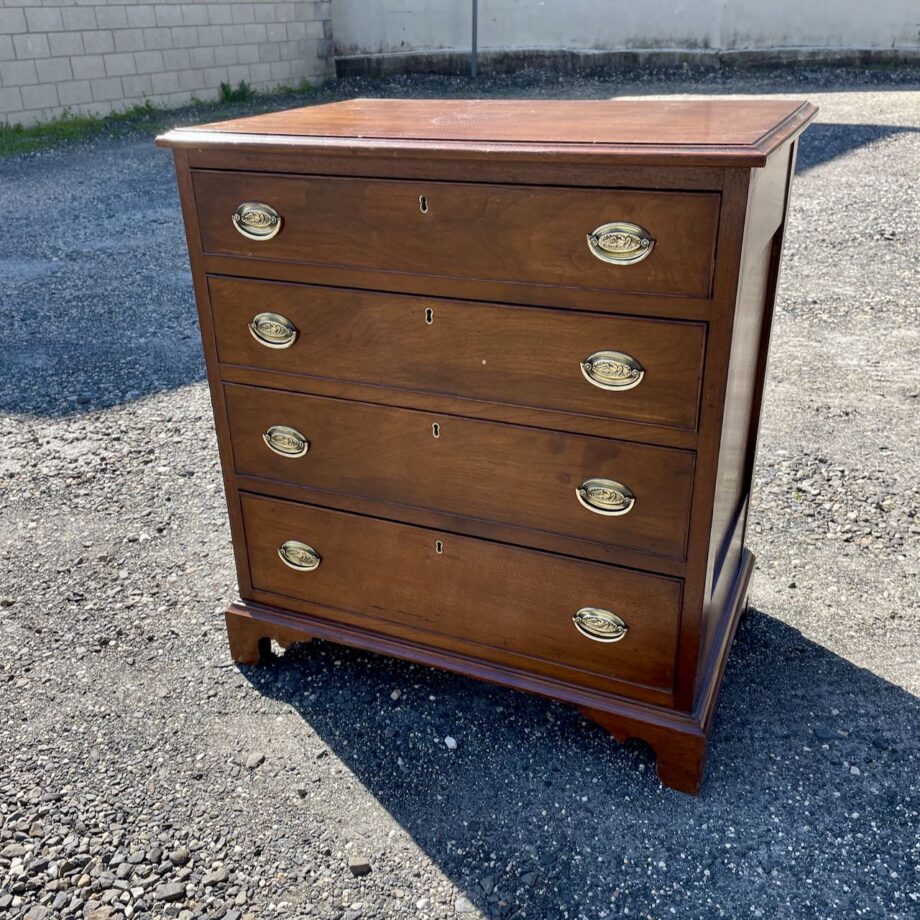 Small Bachelor's Chest