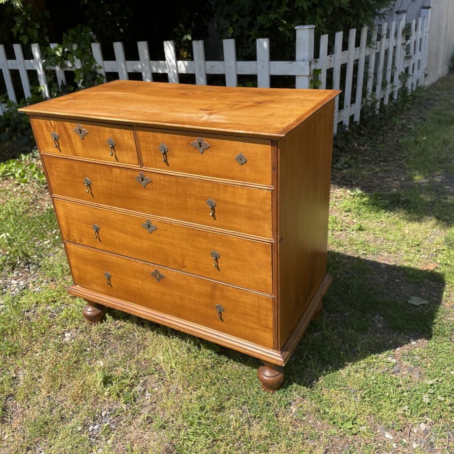 William And Mary Chest Of Drawers