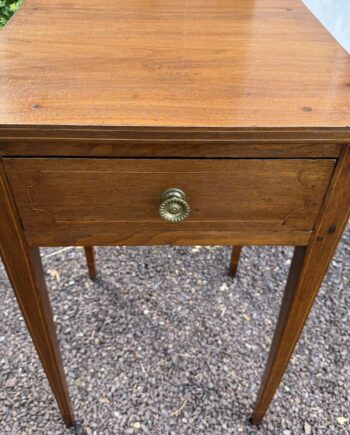 Hepplewhite Walnut Stand