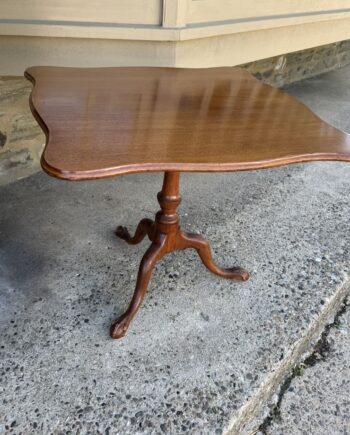 American Tilt Top Tea Table